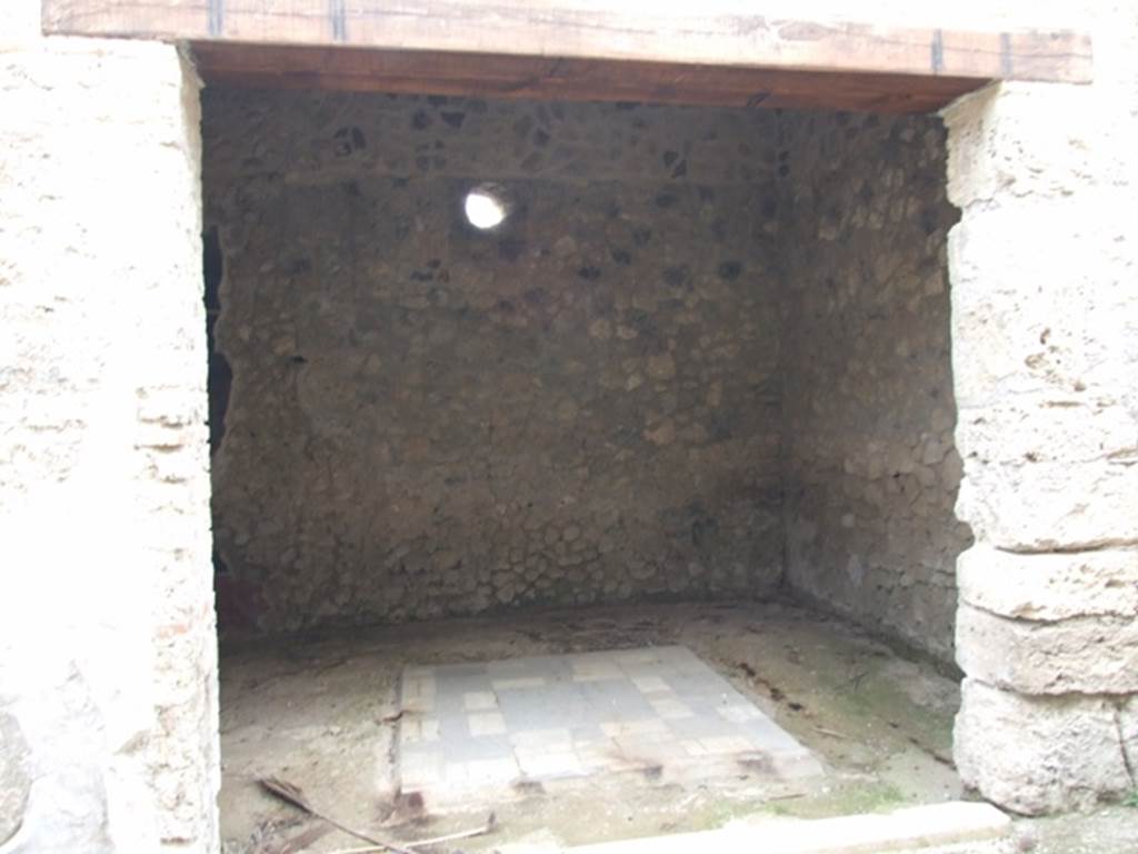 III.4.3  Pompeii.  March 2009.   Room 16.  Triclinium.