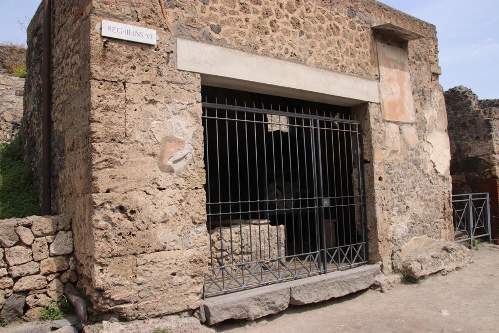 III.6.1, Pompeii. May 2024. Looking towards entrance doorway.  Photo courtesy of Klaus Heese.