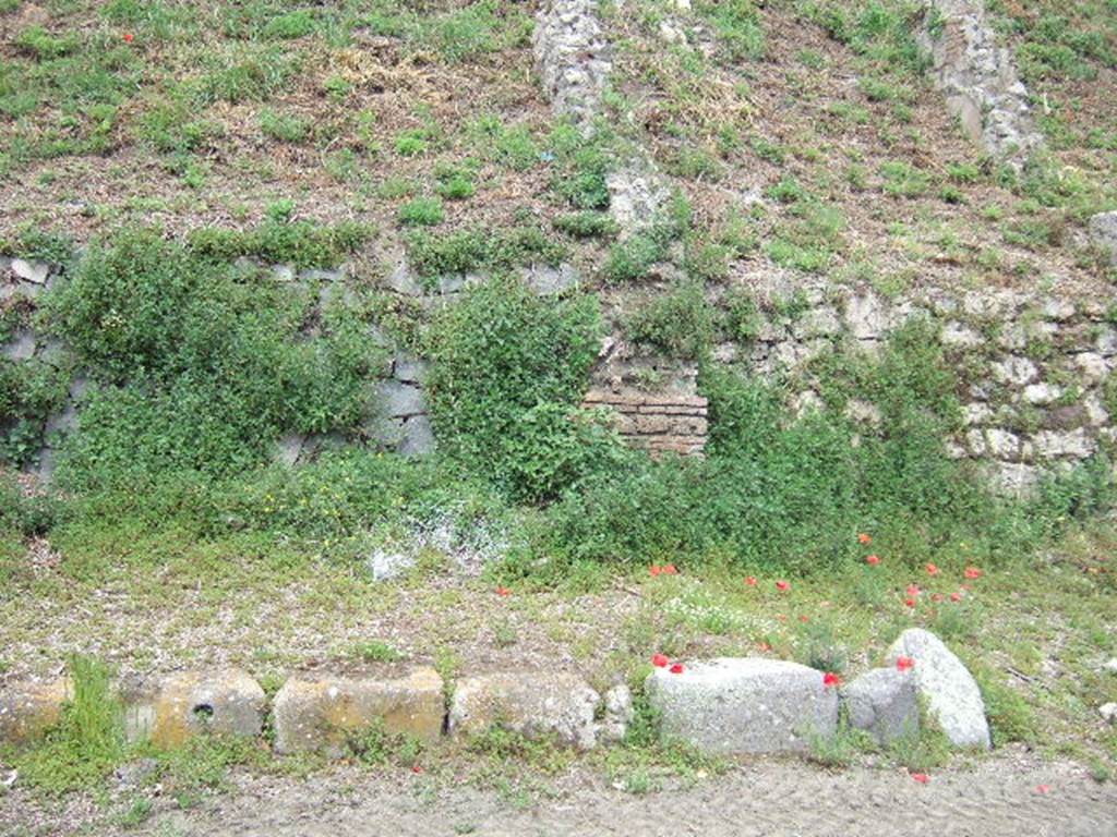 IV.1.g Pompeii. May 2006. Entrance, on left, with blocked unnamed vicolo (on right).