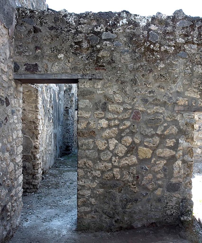 V.1.11, side wall, on right. September 2021.
Vicolo di Cecilio Giocondo looking south from junction with Vicolo delle Nozze d’Argento.
Photo courtesy of Klaus Heese.
