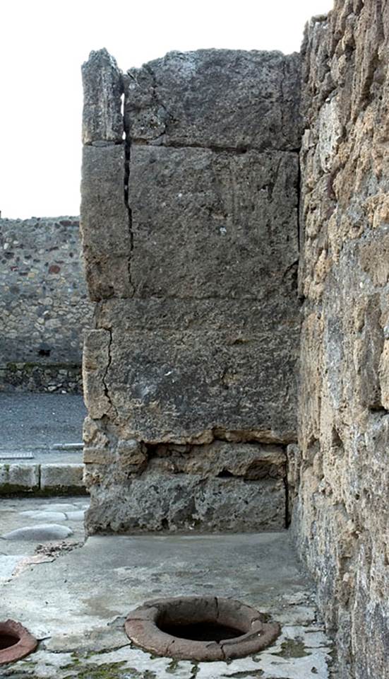 V.1.13 Pompeii. c.2004-6? 
Looking towards west wall in north-west corner behind counter. 
Photo by Hans Thorwid. 
Photo courtesy of the Swedish Pompeii Project.
