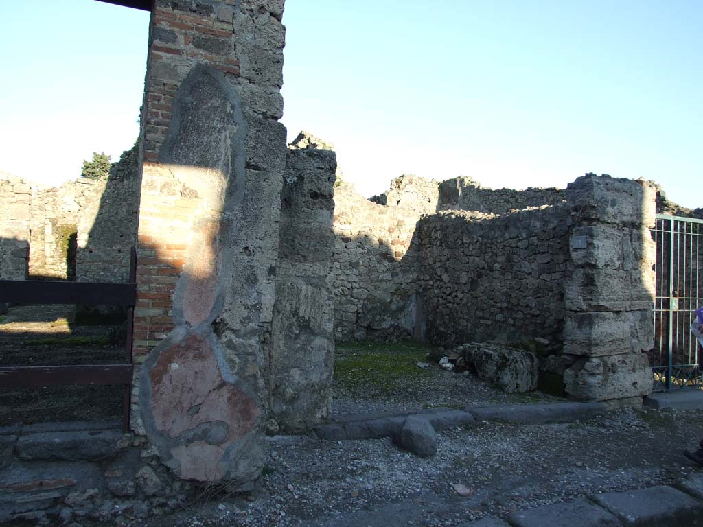 V.1.17 Pompeii. December 2006. Entrance.