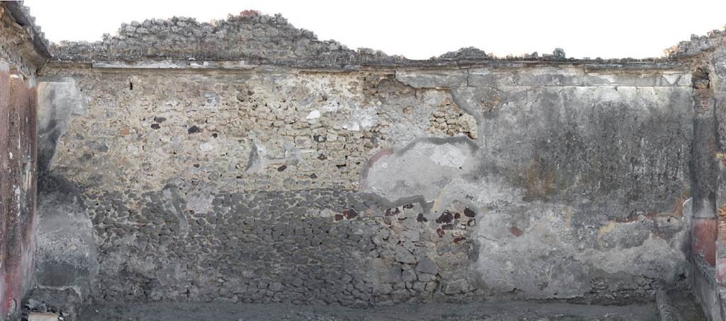 V.1.18 Pompeii. 2009. South wall of peristyle garden “i”. Photo by Hans Thorwid.
Photo courtesy of The Swedish Pompeii Project.
