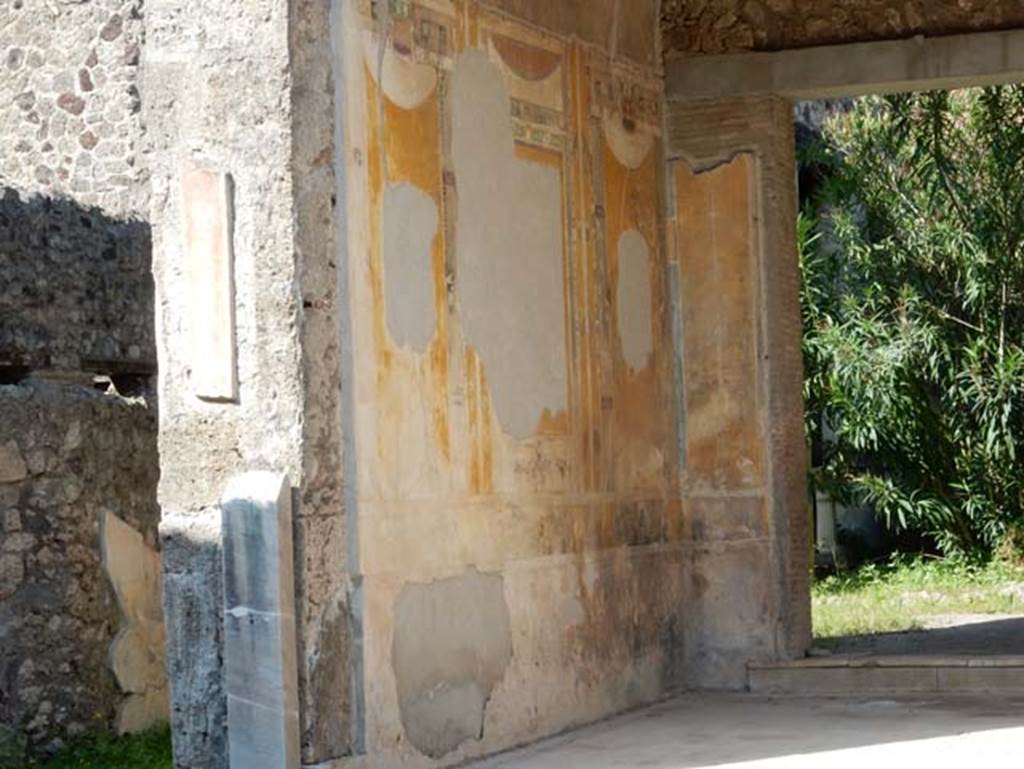 V.1.26, Pompeii. May 2018. Room “i”, looking towards north wall of tablinum. Photo courtesy of Buzz Ferebee. 
