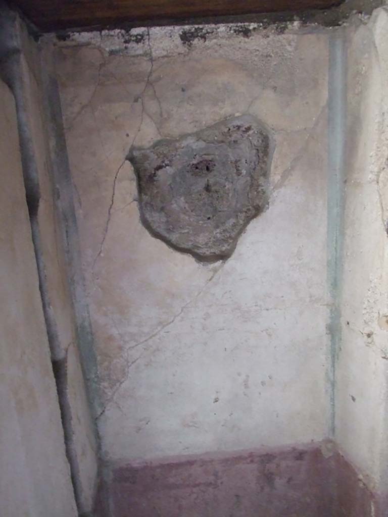 V.1.26 Pompeii. March 2009. Room “p”, west wall.