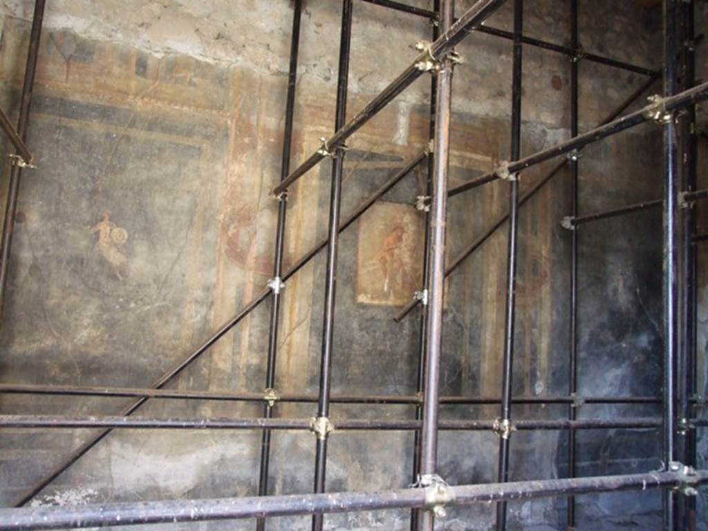 V.2.1 Pompeii.  March 2009.  Room 9,  West wall.