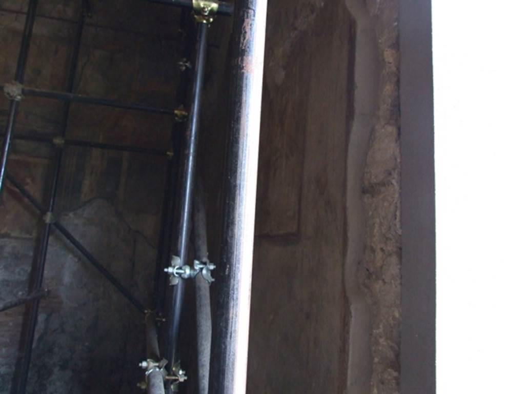 V.2.1 Pompeii.  March 2009.  Room 9,  North east corner, with wall painting on east wall.