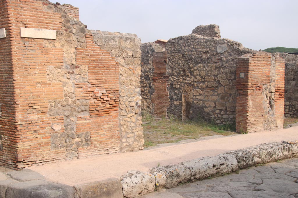V.2.1 Pompeii. October 2023. Looking north-east towards entrance doorway. Photo courtesy of Klaus Heese.