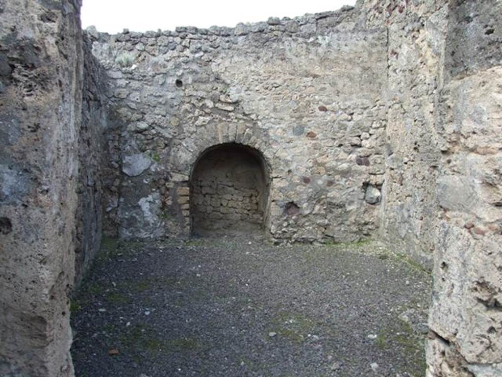 V.2.3 Pompeii.  March 2009.  Looking north to Rear room.