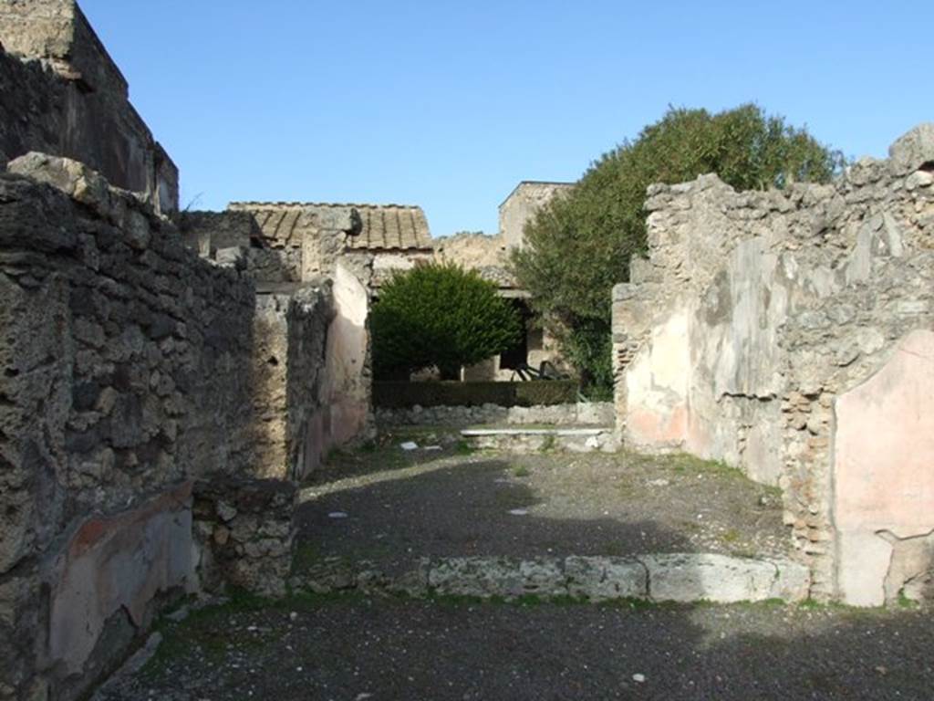 V.2.4 Pompeii. December 2007. Room 5, looking north across tablinum.