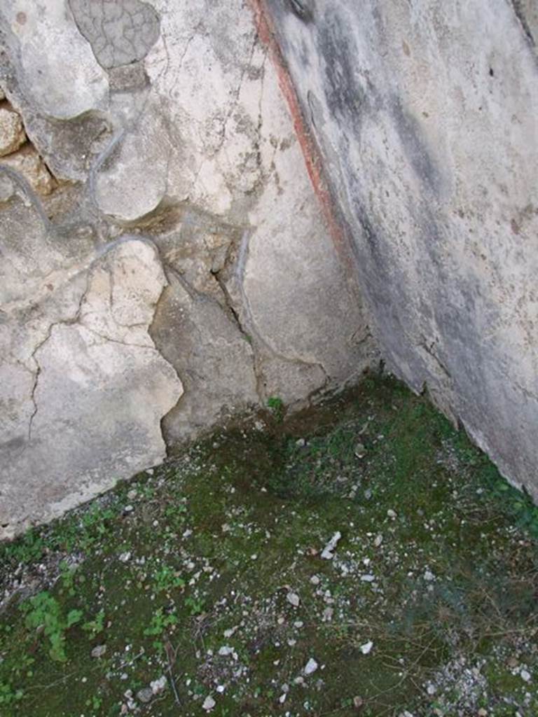 V.2.4 Pompeii. December 2007. Room 9, recess.