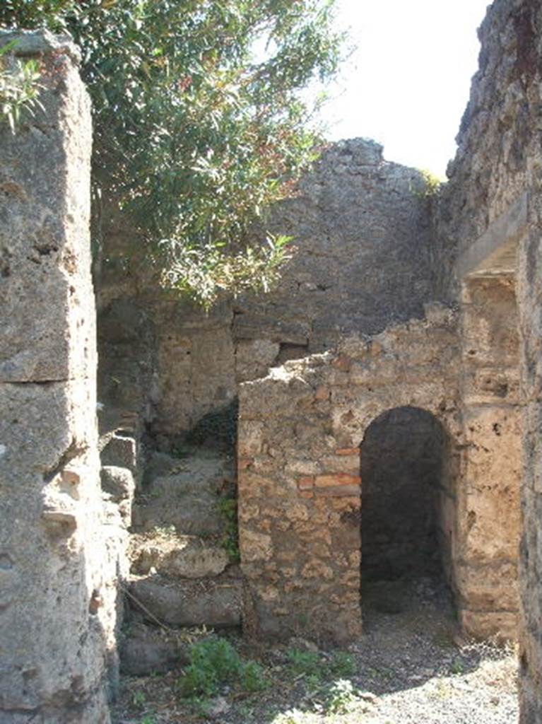 V.2.4 Pompeii. May 2005. Room 12, arched room under stairs in south-east corner of peristyle.