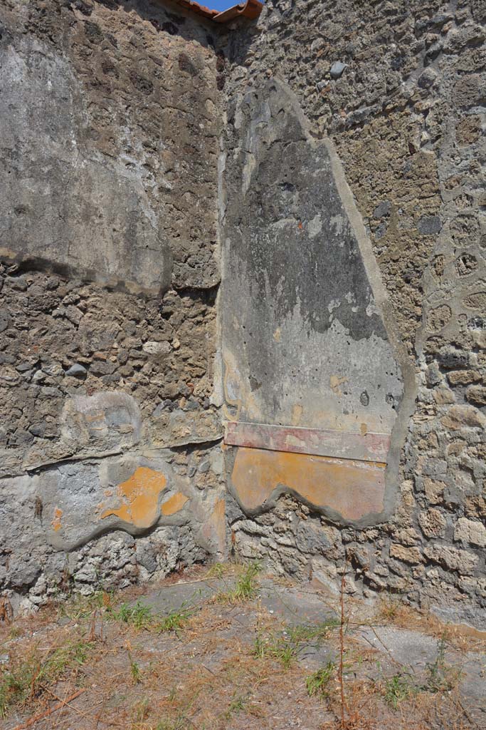 V.2.10 Pompeii. September 2019. Room 12, north-east corner of windowed triclinium.
Foto Annette Haug, ERC Grant 681269 DÉCOR.

