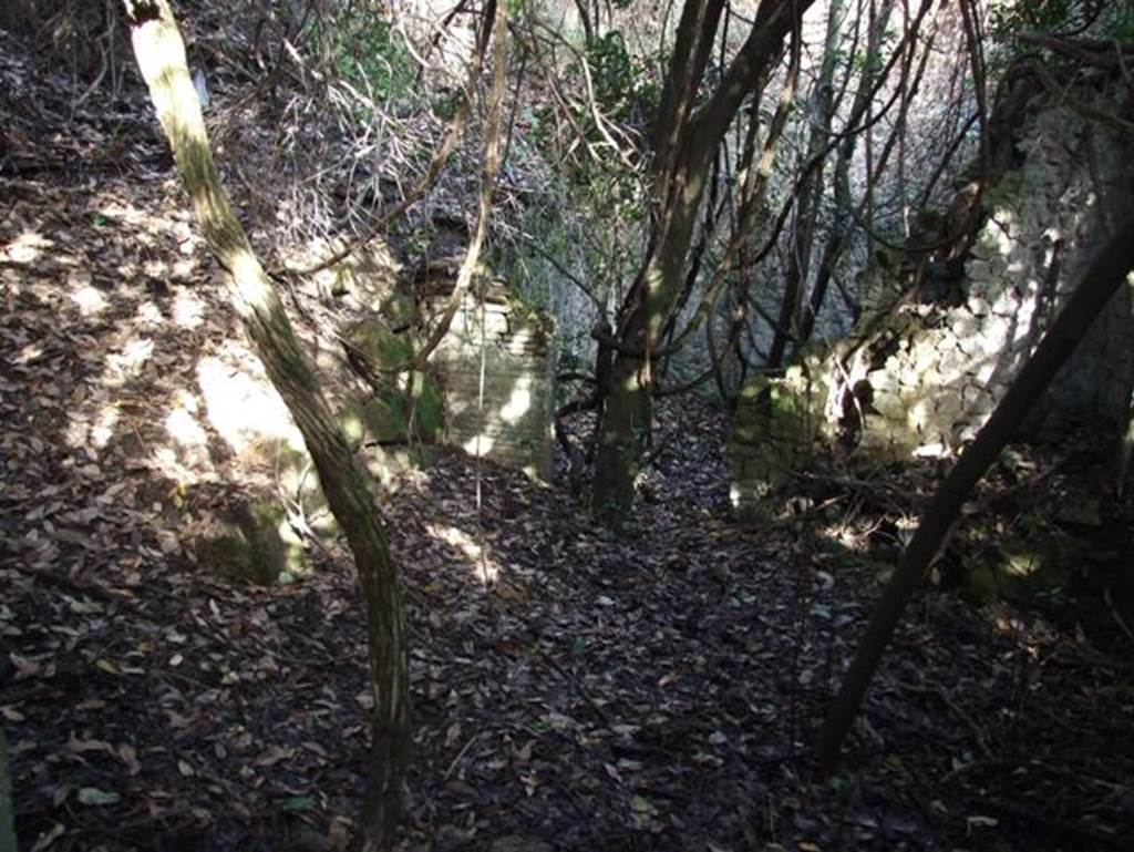 V.2.21 Pompeii. December 2007. 
Looking east across atrium towards doorway to room on south side of entrance fauces. 

