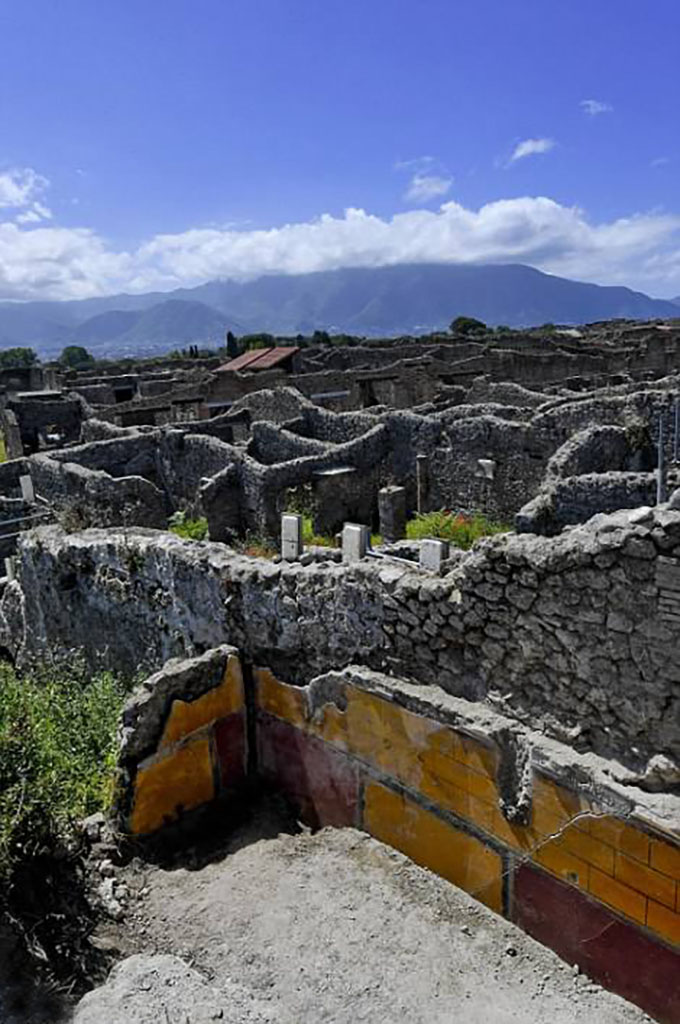V.2.21 Pompeii. August 2018. Room A9 (as shown on PAP plan), looking south-west across room to V.2.15.
Photograph © Parco Archeologico di Pompei.