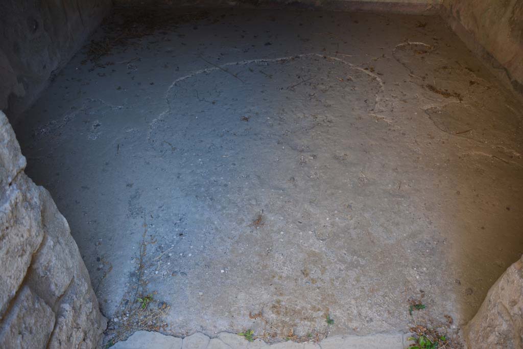 V.2.h Pompeii. October 2019. Room i, looking east across flooring.
Foto Annette Haug, ERC Grant 681269 DCOR.
