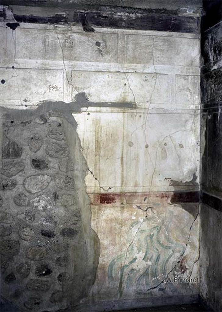 V.2.h Pompeii. Room I, north wall, east end.
Photo by W. Ehrhardt. Photo  Deutsches Archologisches Institut, Abteilung Rom, Arkiv. 
See http://arachne.uni-koeln.de/item/bauwerksteil/3379
