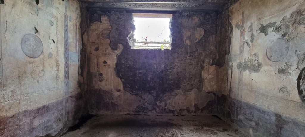 V.2.i Pompeii. December 2023. Room 4, looking towards east wall. Photo courtesy of Miriam Colomer.

