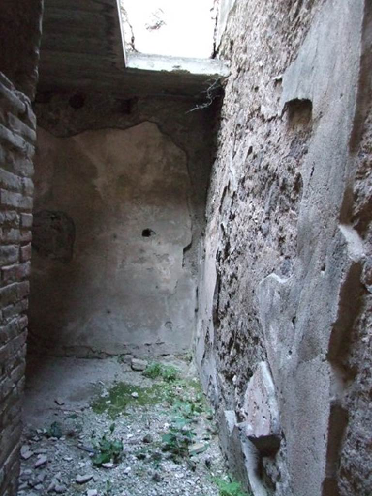 V.2.i Pompeii. December 2007. Room 6, site of stairs to upper floor, in north-east corner of room 5.