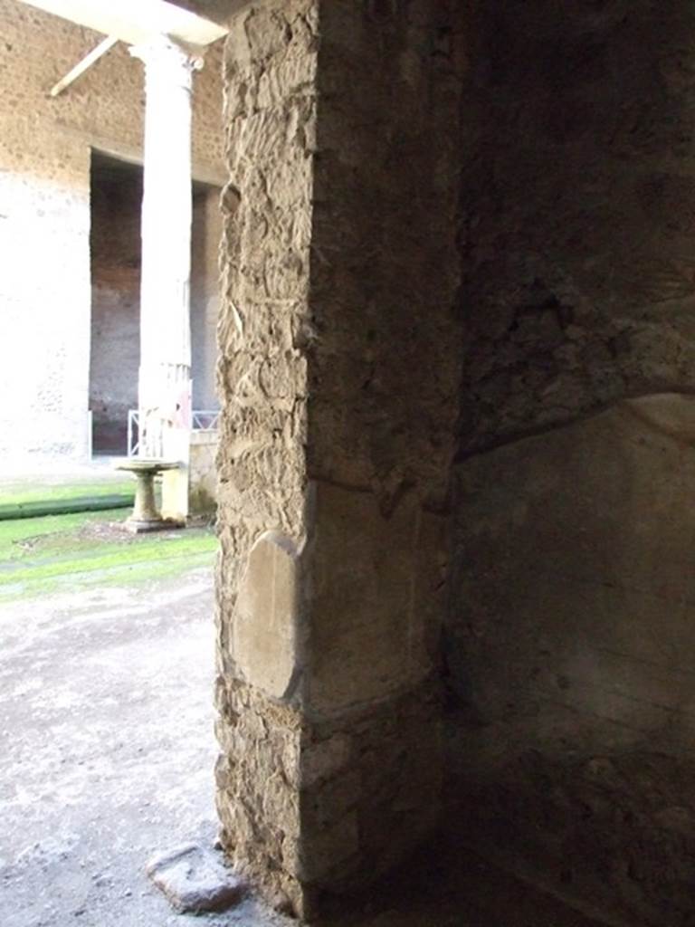 V.2.i Pompeii. March 2009.  Room 2b,  South east corner and doorway to atrium.
