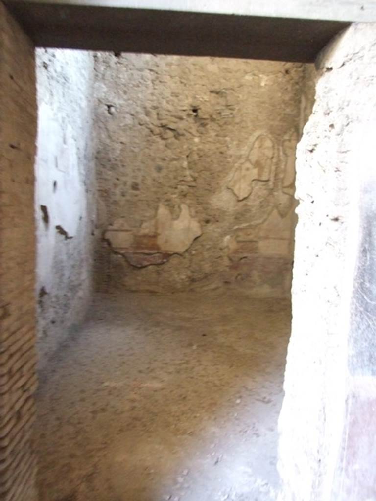 V.2.i Pompeii.  December 2007.  Room 9. 