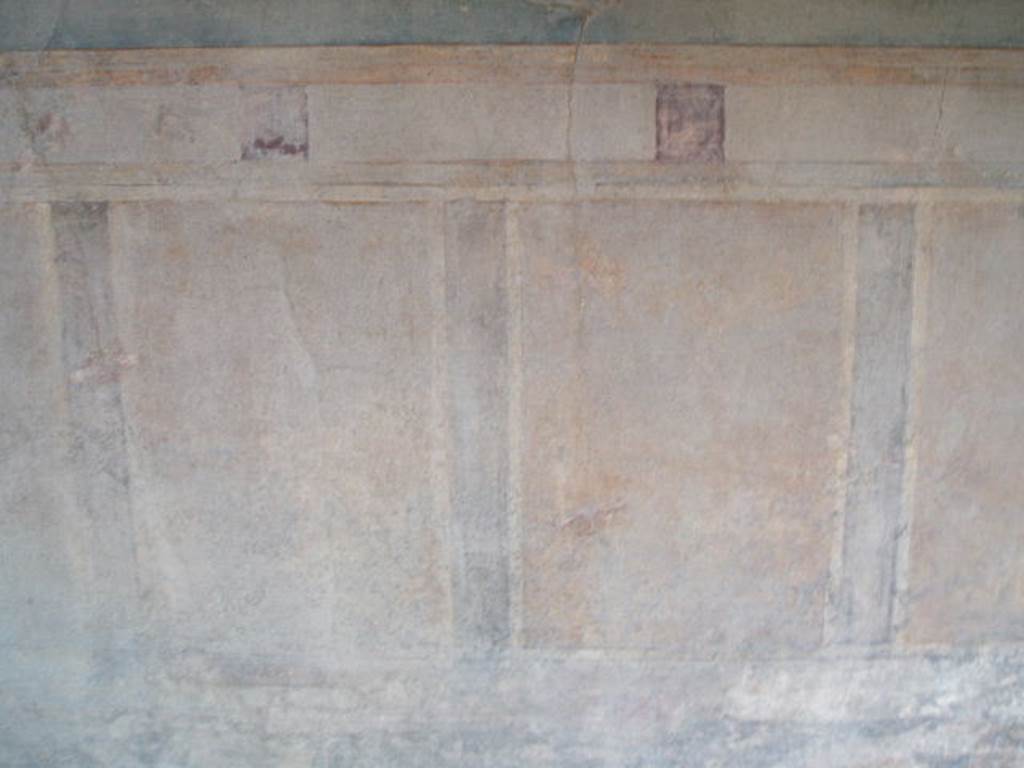 V.2.i Pompeii. May 2005. Room 14. Painted decoration on south wall of antecamera of apodyterium or dressing room.