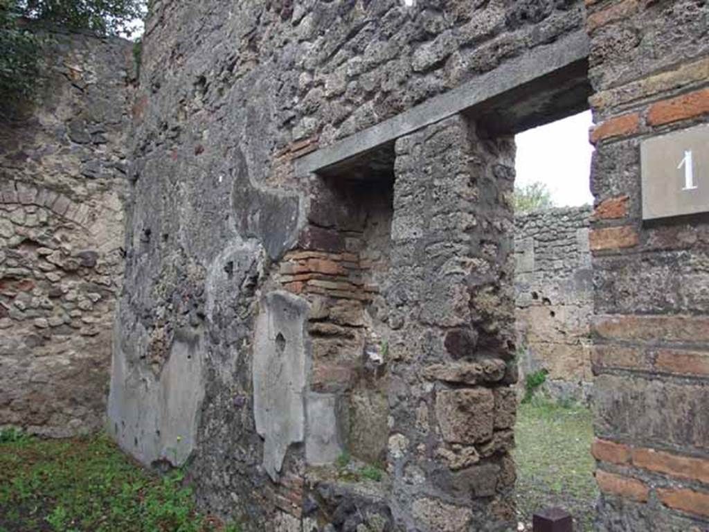 V.3.1 Pompeii. May 2010. East wall, with doorway through to V.3.2.
