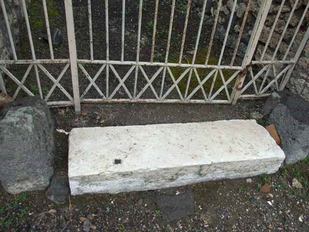 V.3.4 Pompeii. May 2010. Entrance step.