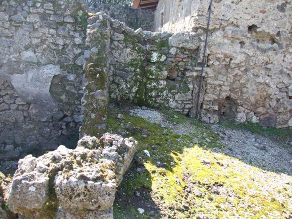 V.3.7 Pompeii.  March 2009.    Garden area.  South west corner.