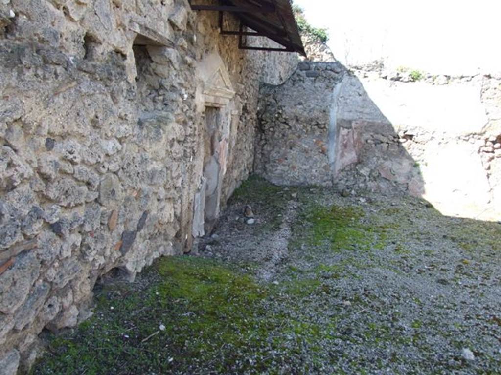 V.3.7 Pompeii. March 2009. Garden area, looking north along west side.