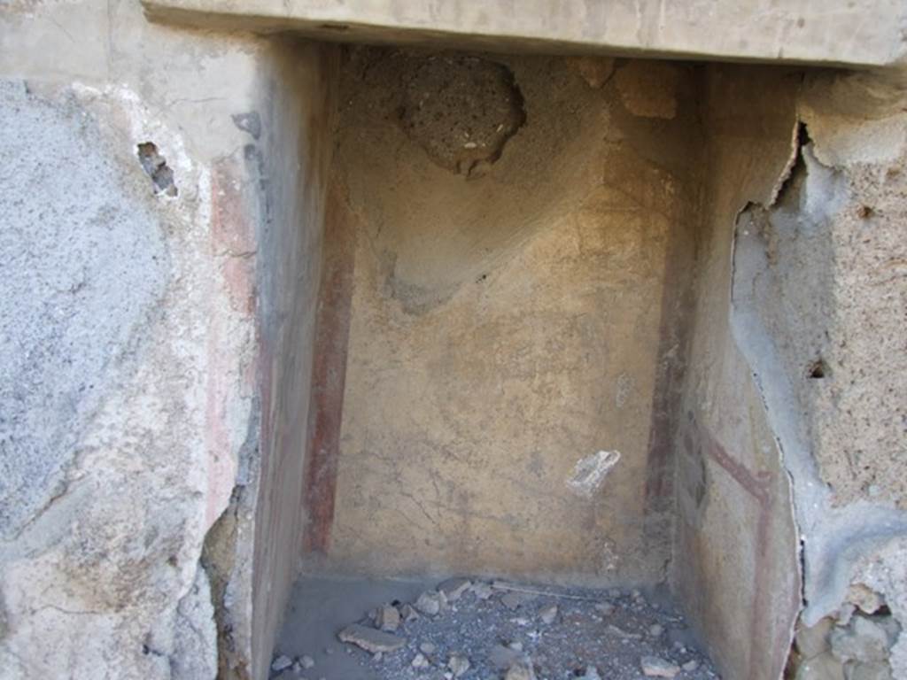 V.3.7 Pompeii. March 2009. Garden area, detail of rear, west wall of painted niche.  