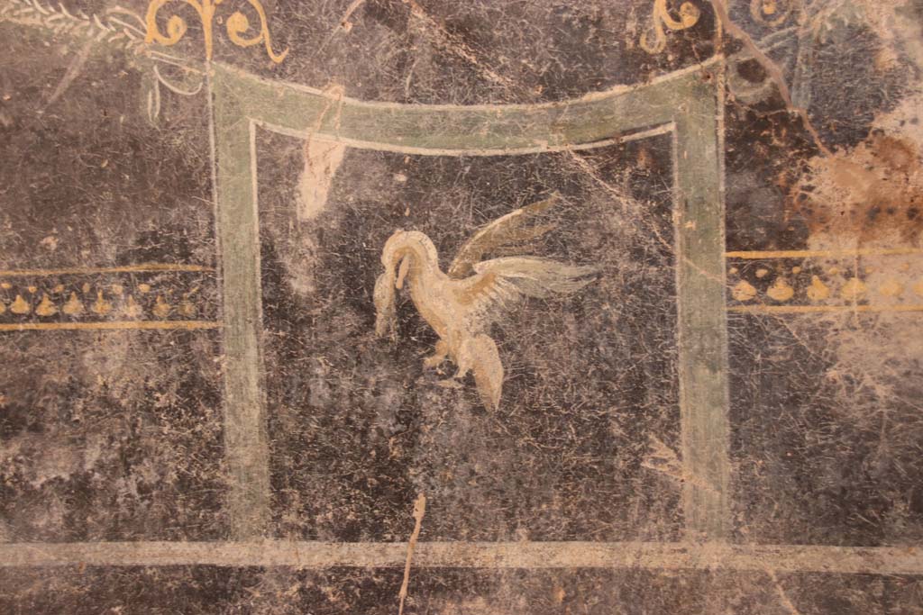 V.3 Pompeii. Casa del Giardino. September 2021.
Room 1, south wall, detail of painted decoration from centre of zoccolo. Photo courtesy of Klaus Heese.