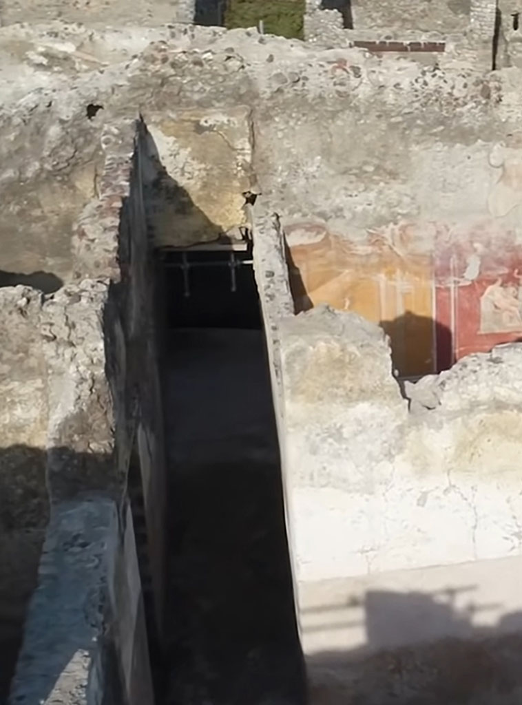 V.3 Pompeii. Casa del Giardino. 2019. Ambiente 9. Corridor leading to room 6.
Corridoio che conduce alla stanza 6.
Photograph © Parco Archeologico di Pompei.