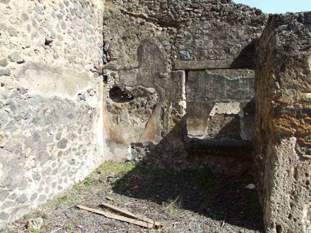 V.4.9 Pompeii.  March 2009.   Room on north side of atrium, looking to east wall with window to Triclinium.