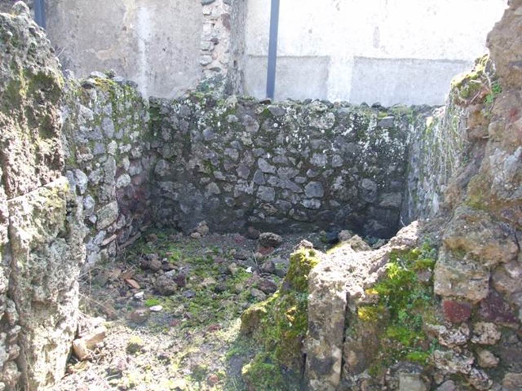 V.4.13 Pompeii. March 2009. Small room, south east of atrium or light yard, next to site of staircase.