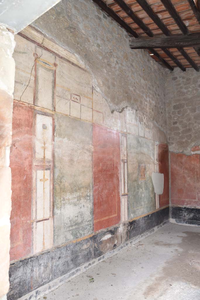 V.4.a Pompeii. March 2018. Room ‘s’, looking towards east wall.
Foto Annette Haug, ERC Grant 681269 DÉCOR.