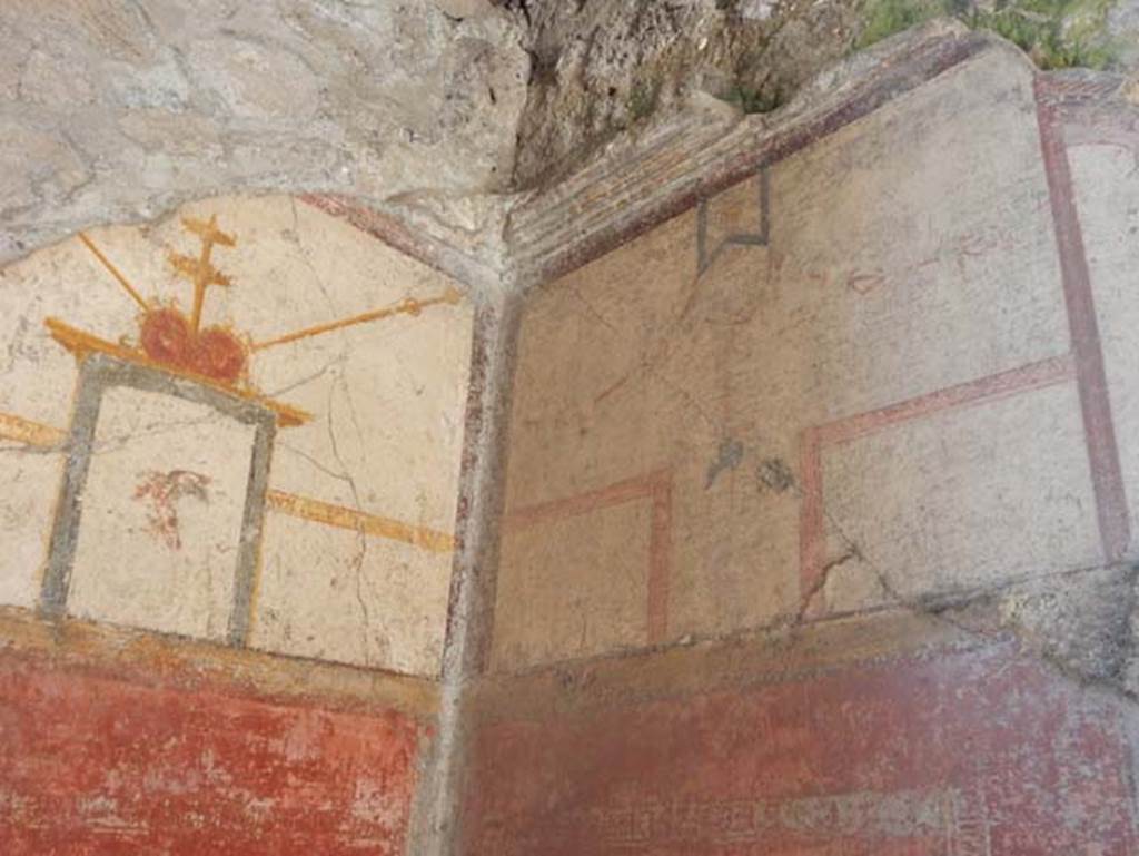 V.4.a Pompeii. May 2015. Detail of upper south-west corner. Photo courtesy of Buzz Ferebee.