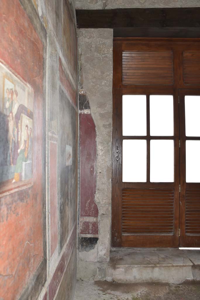 V.4.a Pompeii. March 2018. Room ‘h’, east wall in north-east corner.
Foto Annette Haug, ERC Grant 681269 DÉCOR.

