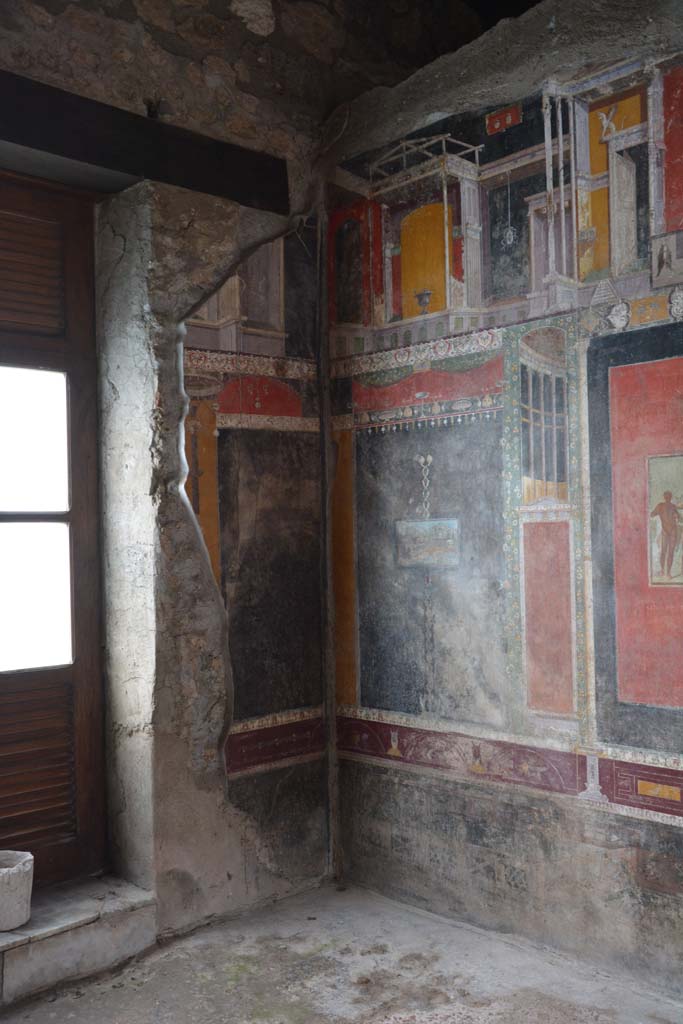 V.4.a Pompeii. March 2018. Room ‘h’, looking towards south-east corner.
Foto Annette Haug, ERC Grant 681269 DÉCOR.

