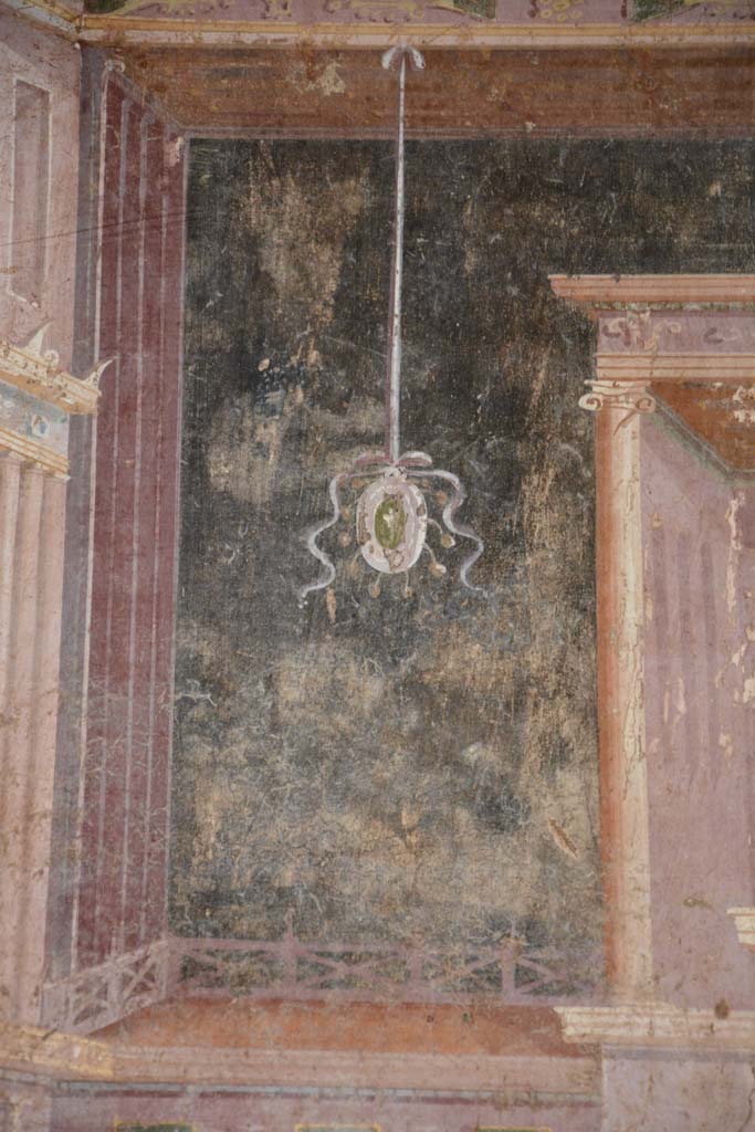 V.4.a Pompeii. March 2018. Room ‘h’, detail from painted panel on upper south wall.
Foto Annette Haug, ERC Grant 681269 DÉCOR.

