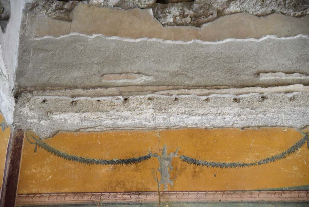 V.4.a Pompeii. March 2018. Room ‘i’, detail from upper north wall in north-west corner.    
Foto Annette Haug, ERC Grant 681269 DÉCOR.
