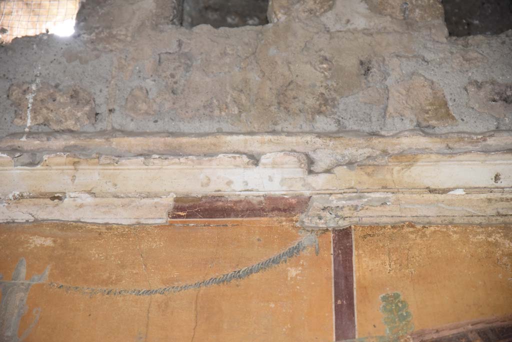 V.4.a Pompeii. March 2018. Room ‘i’, detail from upper south wall at east end.     
Foto Annette Haug, ERC Grant 681269 DÉCOR.
