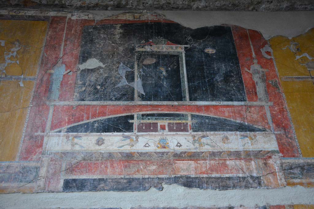 V.4.a Pompeii. March 2018. Room ‘g’, centre of upper west wall above central panel.
Foto Annette Haug, ERC Grant 681269 DÉCOR.
