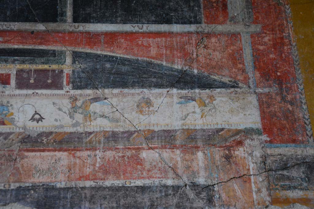 V.4.a Pompeii. March 2018. Room ‘g’, detail from upper west wall above central painting, south end.
Foto Annette Haug, ERC Grant 681269 DÉCOR.

