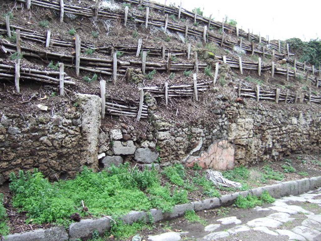 V.6.8 Pompeii. December 2005. Unexcavated entrance.