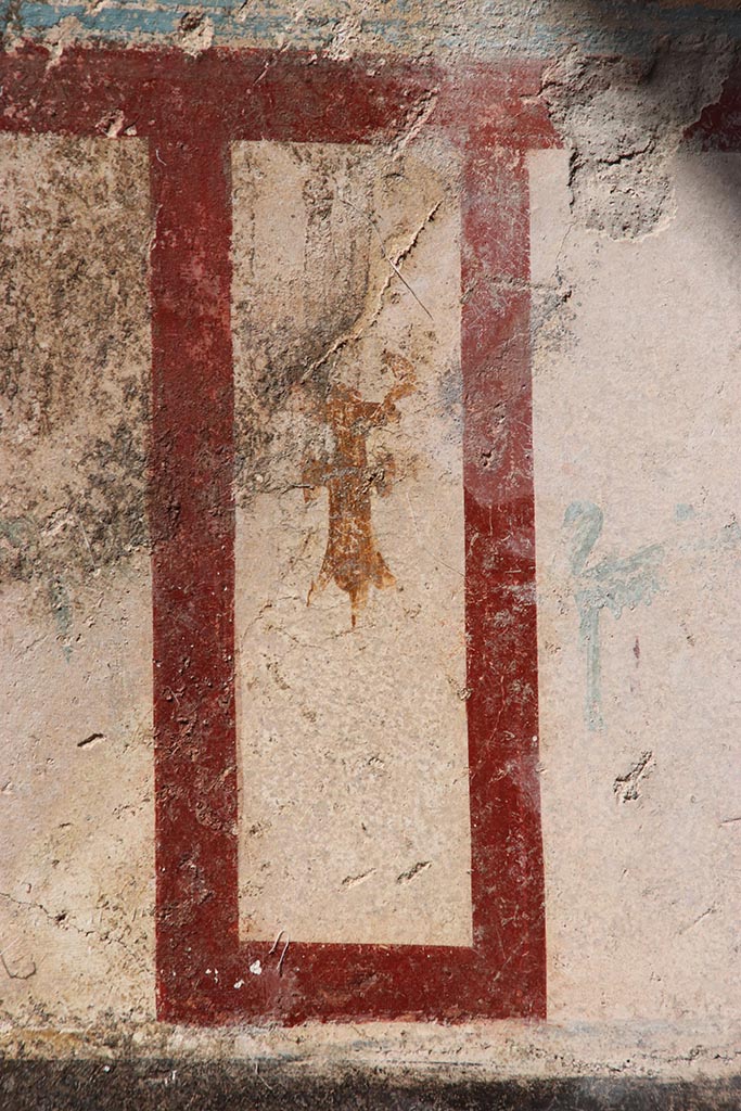 V.6.12 Pompeii. October 2024. 
Detail from upper north wall of entrance corridor, at west end. Photo courtesy of Klaus Heese.

