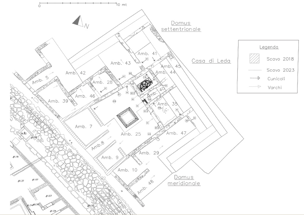 V.6.13 Pompeii. March 2024. Plan.
Vedi/See E-Journal 01: 01.03.24, Interventi conservativi e nuovi scavi nella Casa di Leda. Dalla tutela alla conoscenza di un’abitazione del ceto medio di Pompei, Fig. 1.
Photograph © Parco Archeologico di Pompei.
The house to the north of the House of Leda is currently composed of six rooms, almost all connected to the atrium, located to the north.
La casa a nord della Casa di Leda è al momento composta da sei ambienti, quasi tutti collegati con l’atrio, posto a Nord.
See/Vedi http://pompeiisites.org/bolletino-degli-scavi-di-pompei/casa-di-leda
