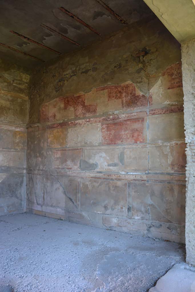 VI.2.4 Pompeii. December 2017. North wall of oecus.
Foto Annette Haug, ERC Grant 681269 DCOR.
