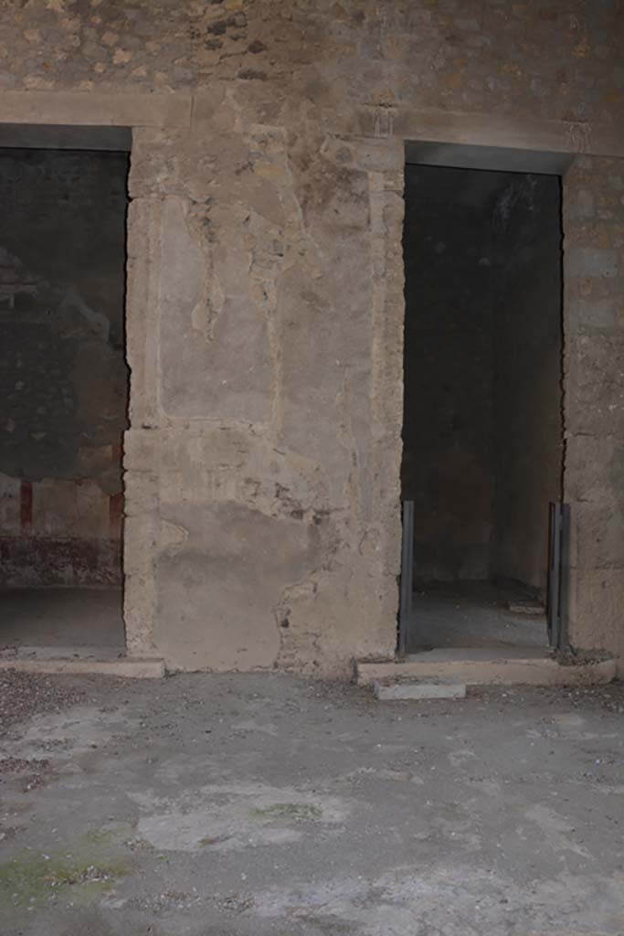 VI.2.4 Pompeii. March 2019. 
Looking towards south side of atrium towards pilaster between cubiculum, on left, and doorway to a room on east side of shop at VI.2.3.
Foto Annette Haug, ERC Grant 681269 DCOR.
