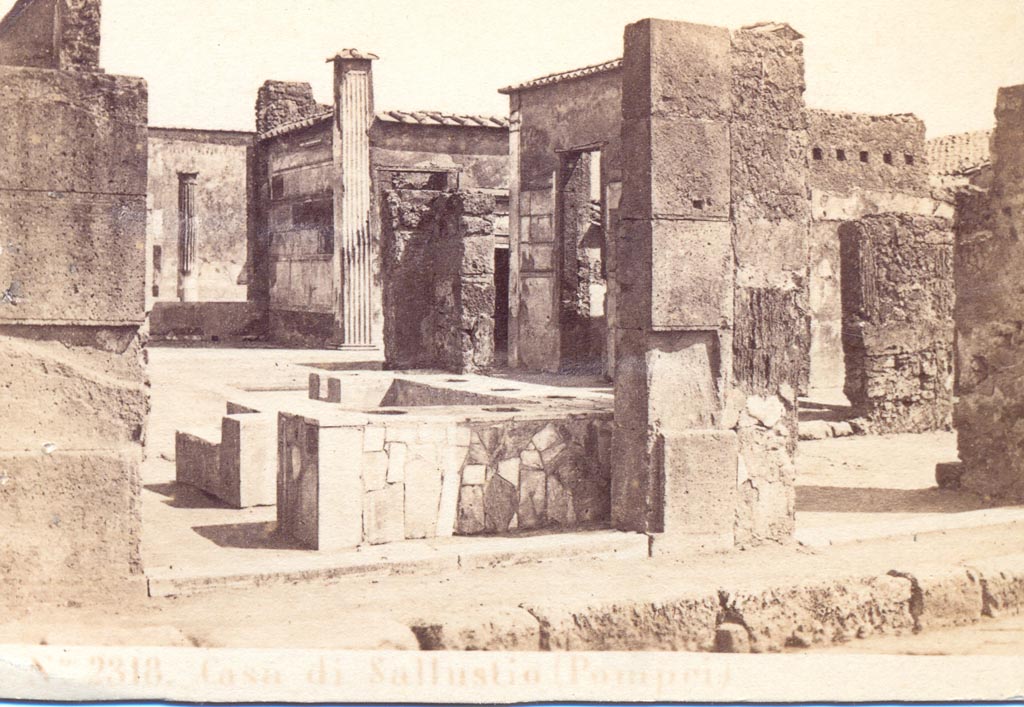 VI.2.5 Pompeii. Between 1867 and 1874. 
Entrance to VI.2.4 on the right. Photo by Sommer and Behles no. 2318. Photo courtesy of Charles Marty.

